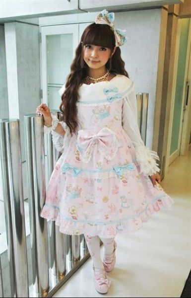 日本“萝莉协会”会长青木美沙子 日本“萝莉协会”会长青木美沙子