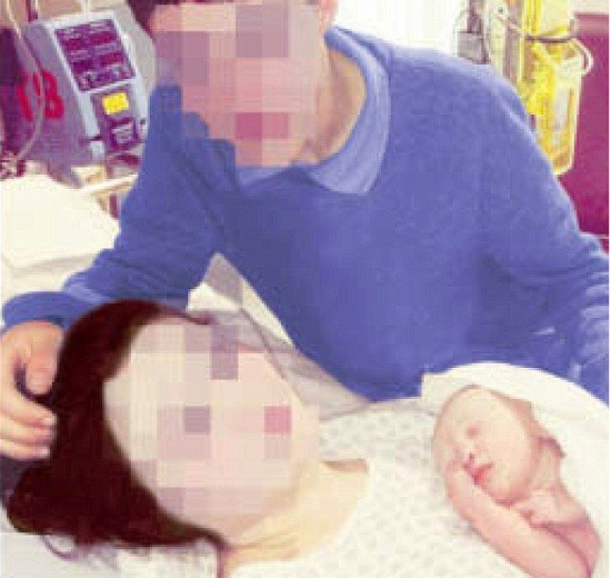 13岁男友成为了英国最年轻的父母亲。 13岁男友成为了英国最年轻的父母亲。