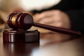 6岁男童起诉父亲索要房产 法院判房屋归孩子居住 6岁男童起诉父亲索要房产 法院判房屋归孩子居住