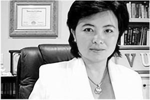 一华裔女美办假大学 一华裔女美办假大学